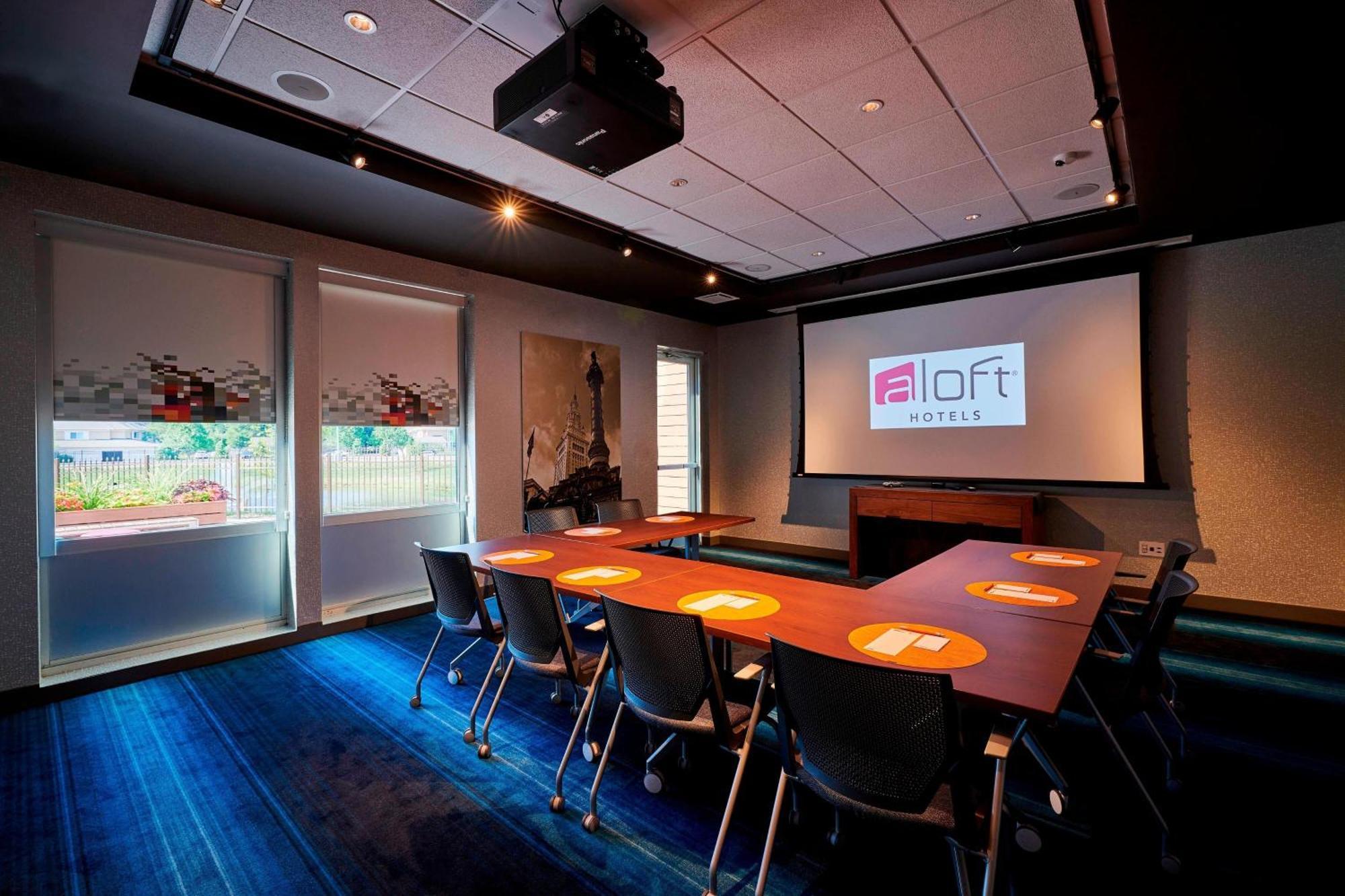 Hotel Aloft Cleveland Airport à North Olmsted Extérieur photo